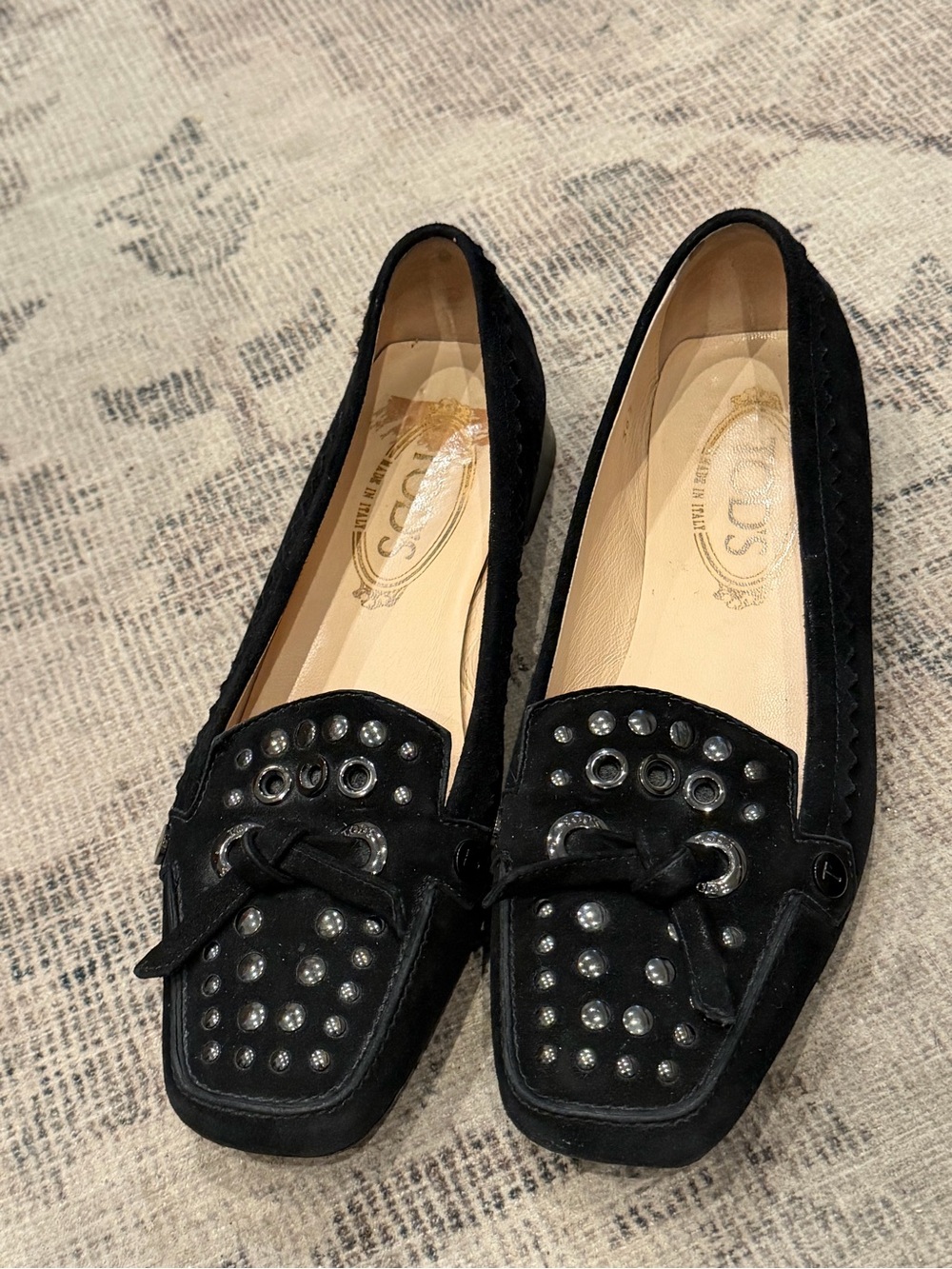 Tods Womens black Studded Loafers Leather Size 38.5 US Work Career Flats